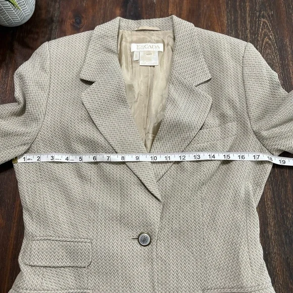 Escada Neutral Herringbone Blazer Cream Tan Margaretha Ley Vintage 36 2 button - Picture 11 of 15
